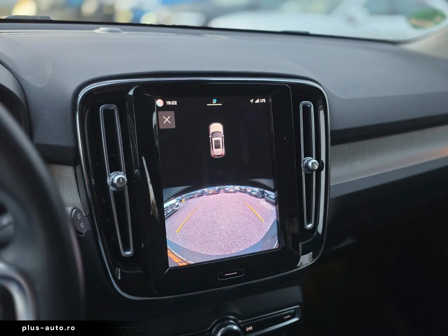 VOLVO XC40 Core  Leder  Pilot-Assyst  Kamera  Google