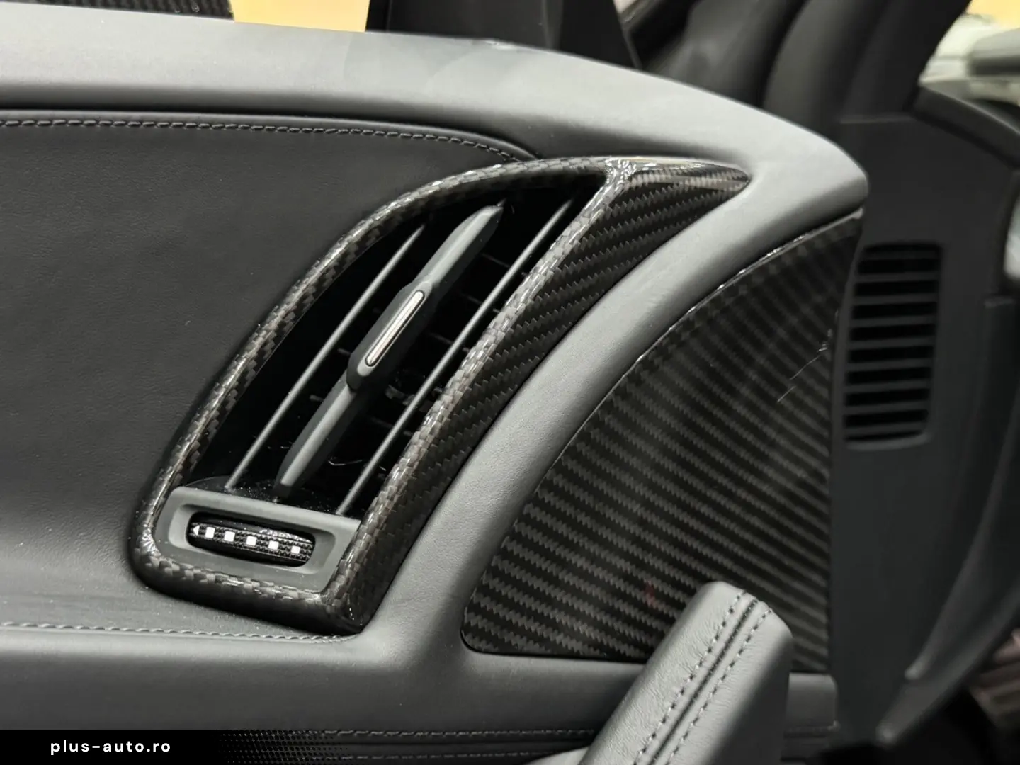 AUDI R8 5.2 FSI performance S tron. quat. Spyder