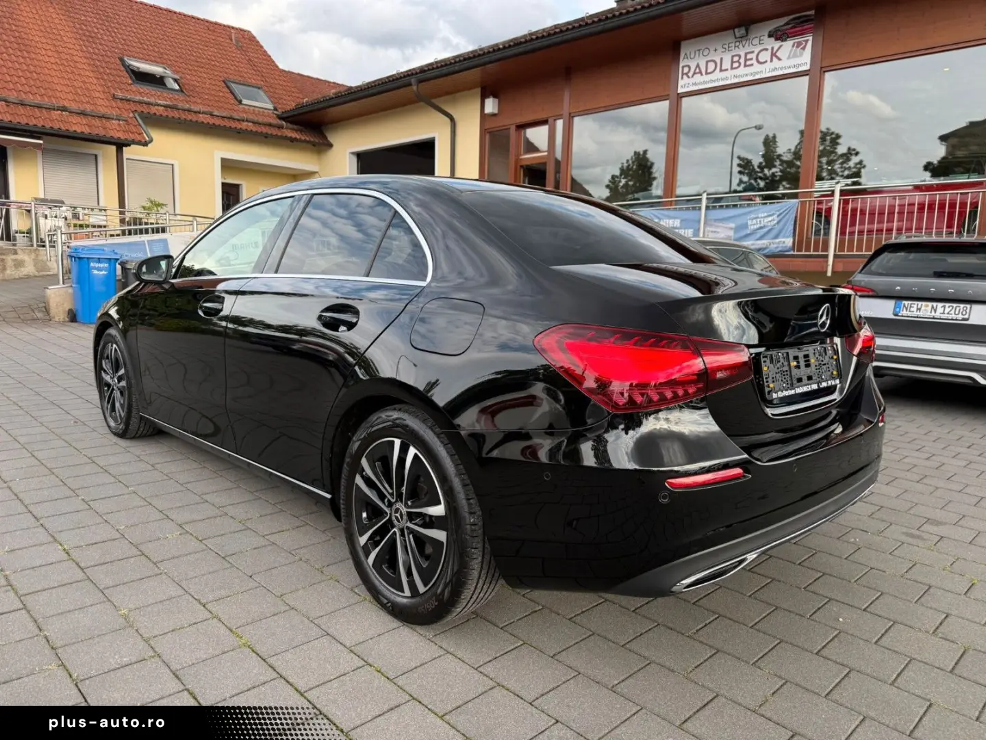 MERCEDES-BENZ A 180 Limousine Progressive