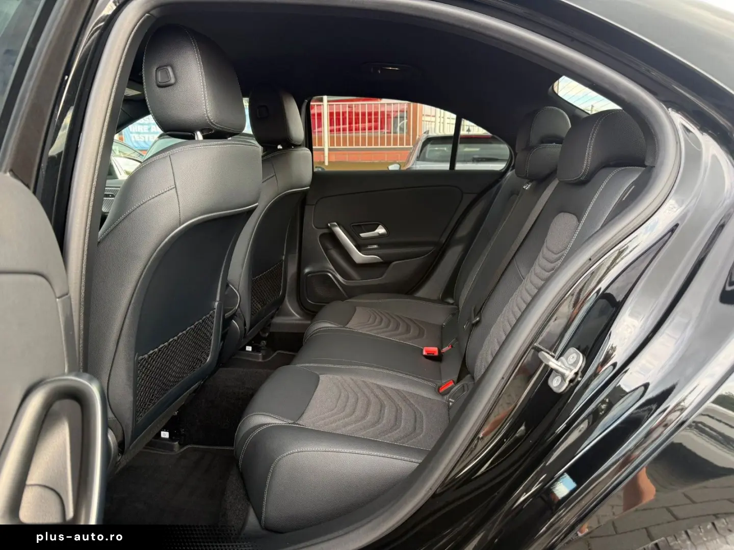 MERCEDES-BENZ A 180 Limousine Progressive