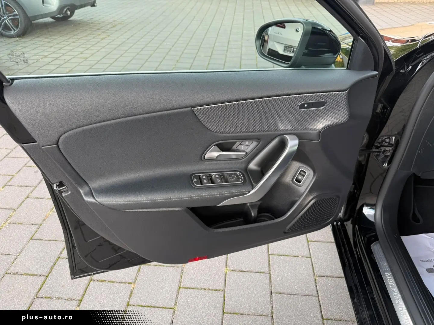 MERCEDES-BENZ A 180 Limousine Progressive