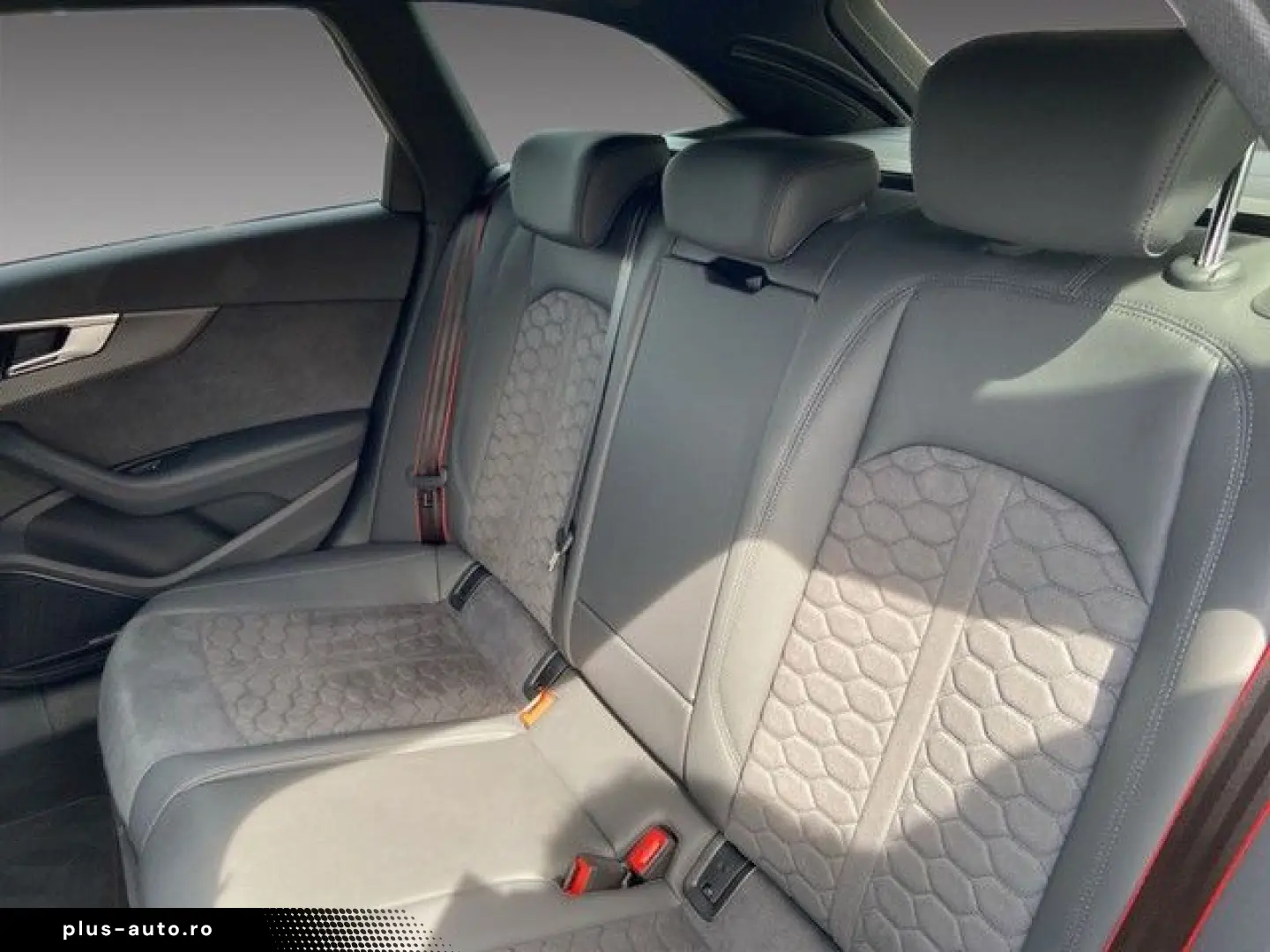 AUDI RS 4 Avant 2.9 TFSI quattro RS quattro AHK MATRI