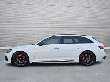 AUDI RS 4 Avant 2.9 TFSI qu Tip  Competition  Matrix