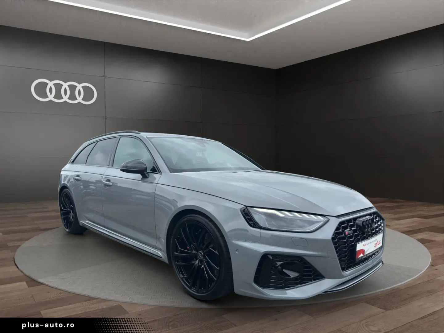 AUDI RS4 Avant tiptr. qu. MATRIX RS DYNAMIC 360