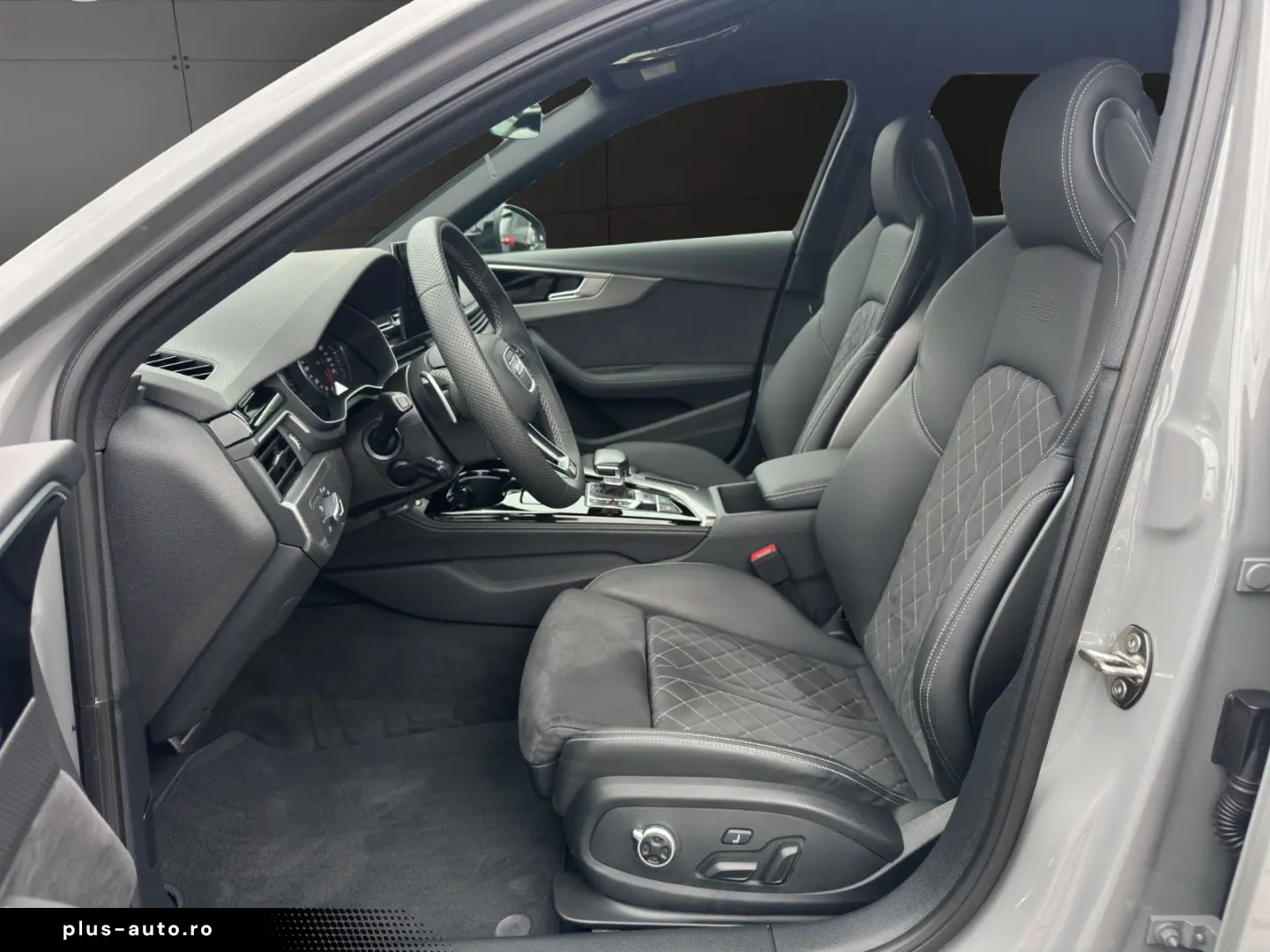 AUDI RS4 Avant tiptr. qu. MATRIX RS DYNAMIC 360