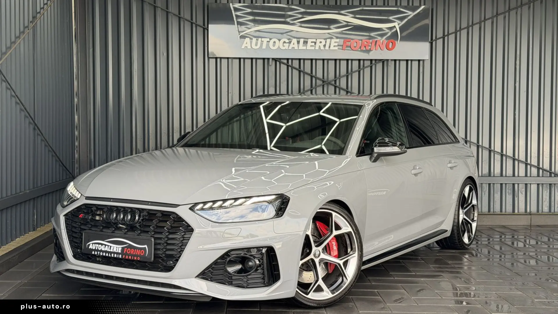 AUDI RS4 2.9 TFSI quattro COMPETITION-PLUS SCHALE