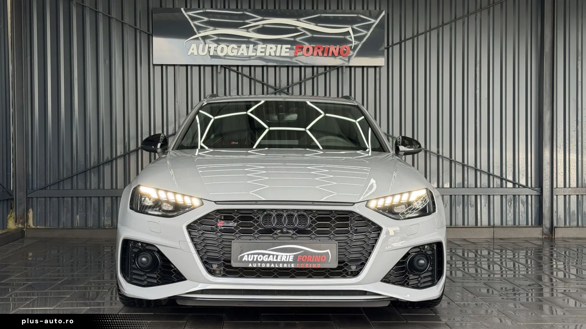 AUDI RS4 2.9 TFSI quattro COMPETITION-PLUS SCHALE