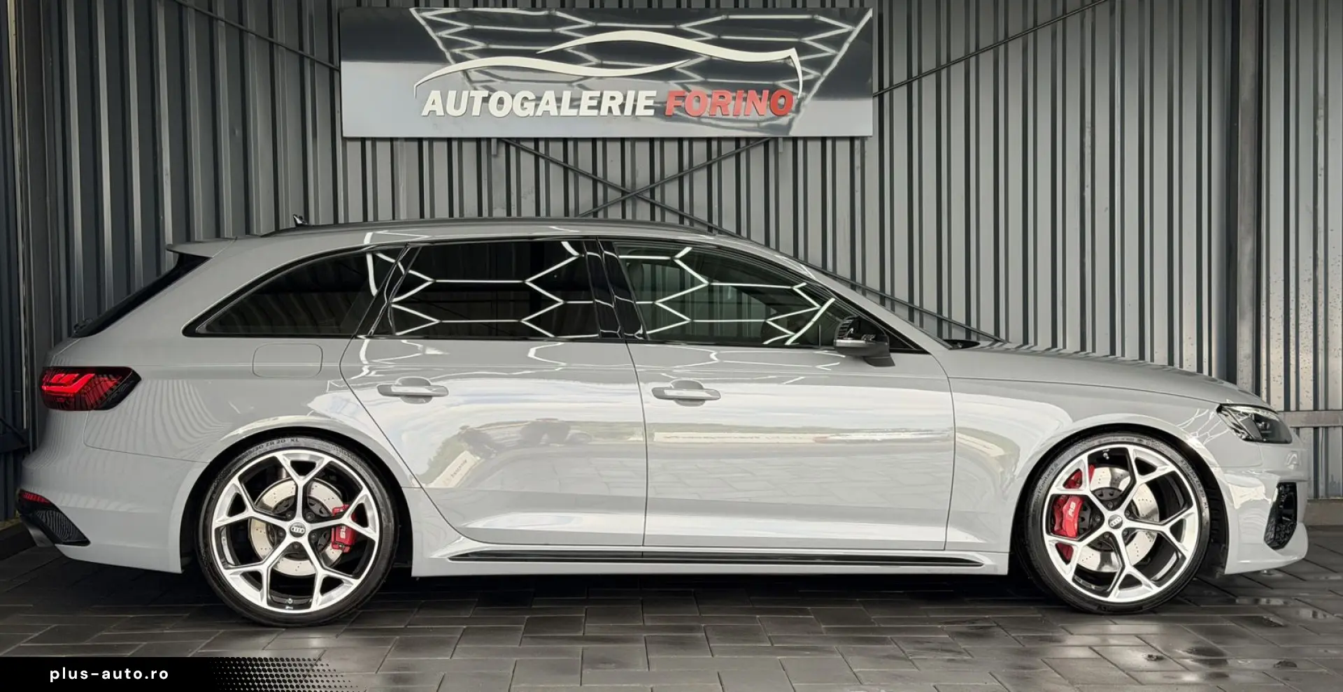 AUDI RS4 2.9 TFSI quattro COMPETITION-PLUS SCHALE