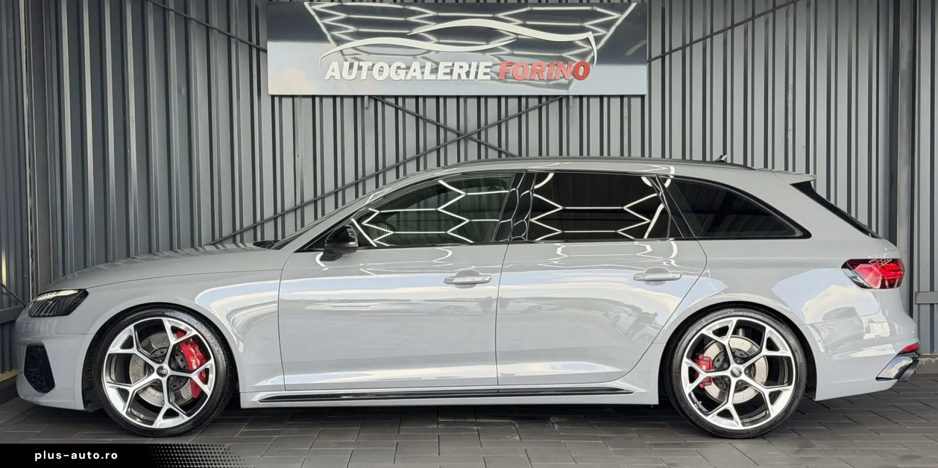 AUDI RS4 2.9 TFSI quattro COMPETITION-PLUS SCHALE