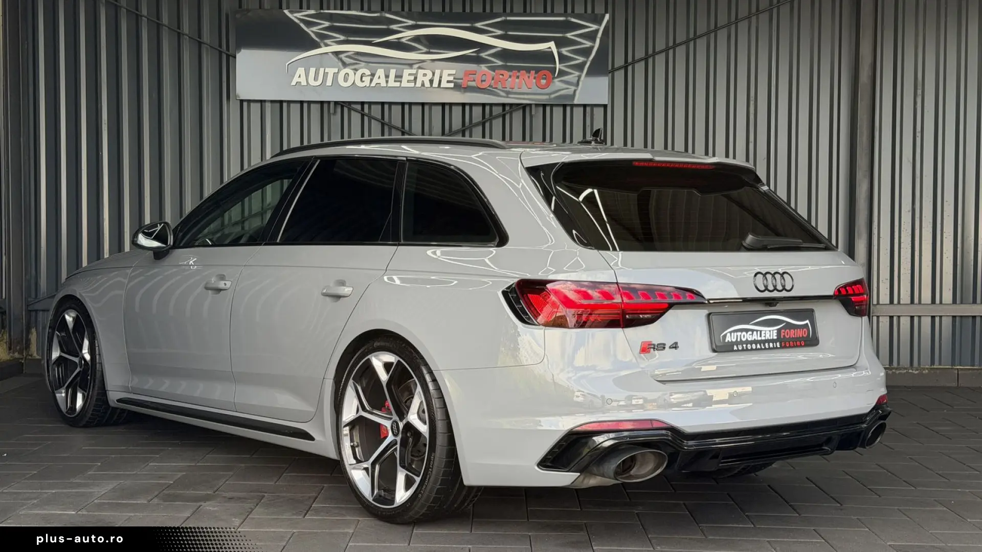 AUDI RS4 2.9 TFSI quattro COMPETITION-PLUS SCHALE