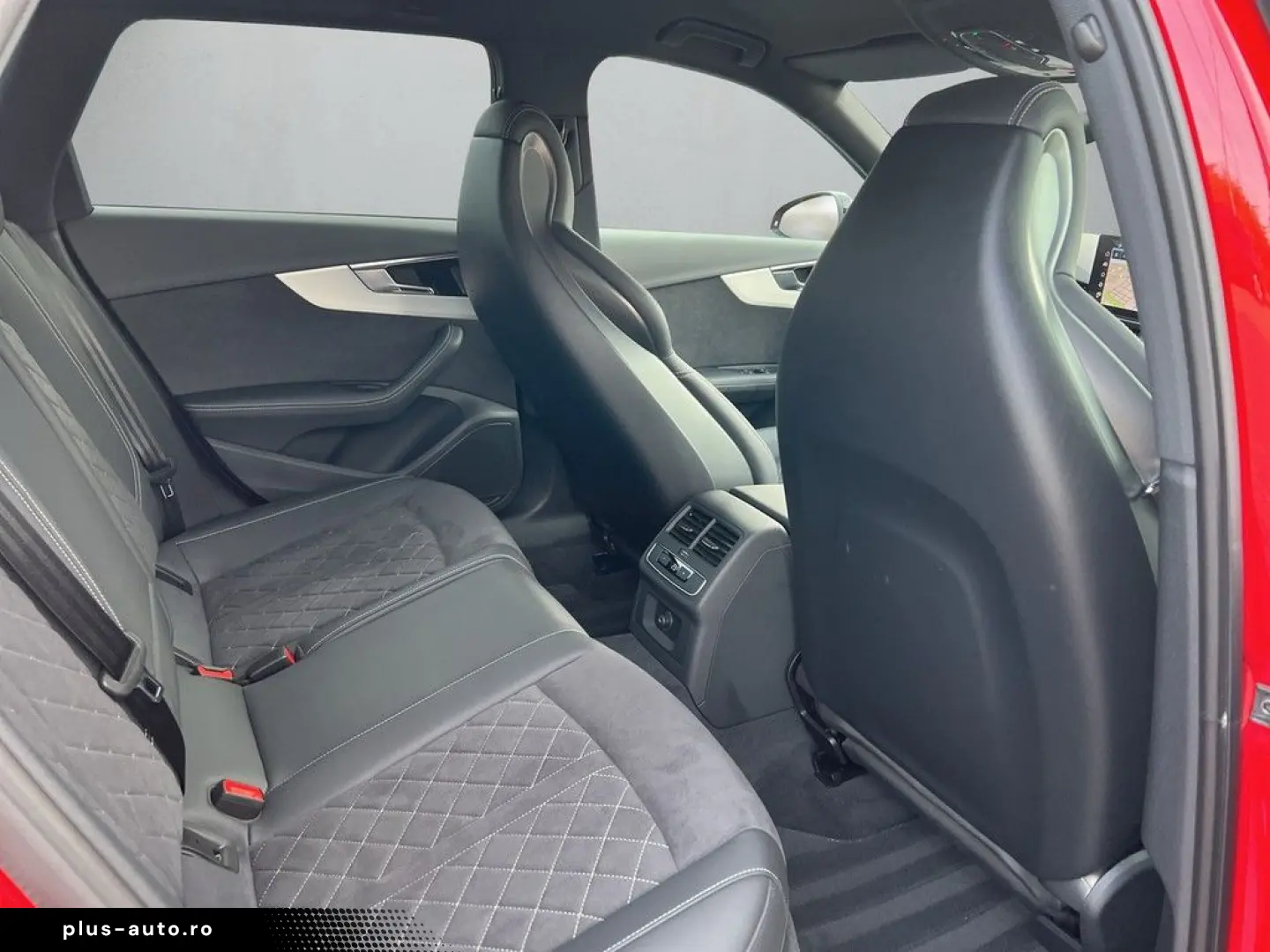 AUDI RS 4 Avant 2.9 TFSI quattro tiptronic  Matrix