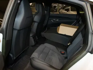 AUDI RS e-tron GT quattro Matrix Pano HeadUp 360  B&O