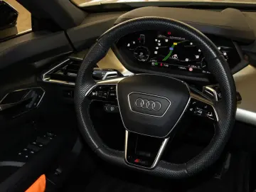 AUDI RS e-tron GT quattro Matrix Pano HeadUp 360  B&O