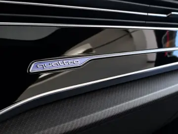 AUDI RS Q8 4.0 TFSI quattro 23  PANO. 360  SOFTCLOSE