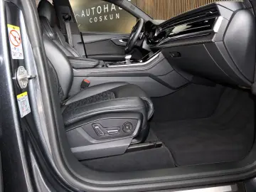 AUDI RS Q8 4.0 TFSI quattro 23  PANO. 360  SOFTCLOSE