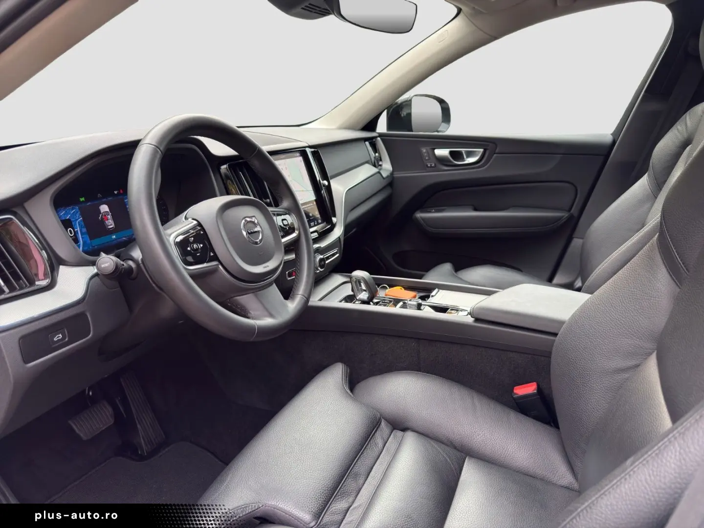 VOLVO XC60 Plus Dark AWD AHK STHZG ALARM