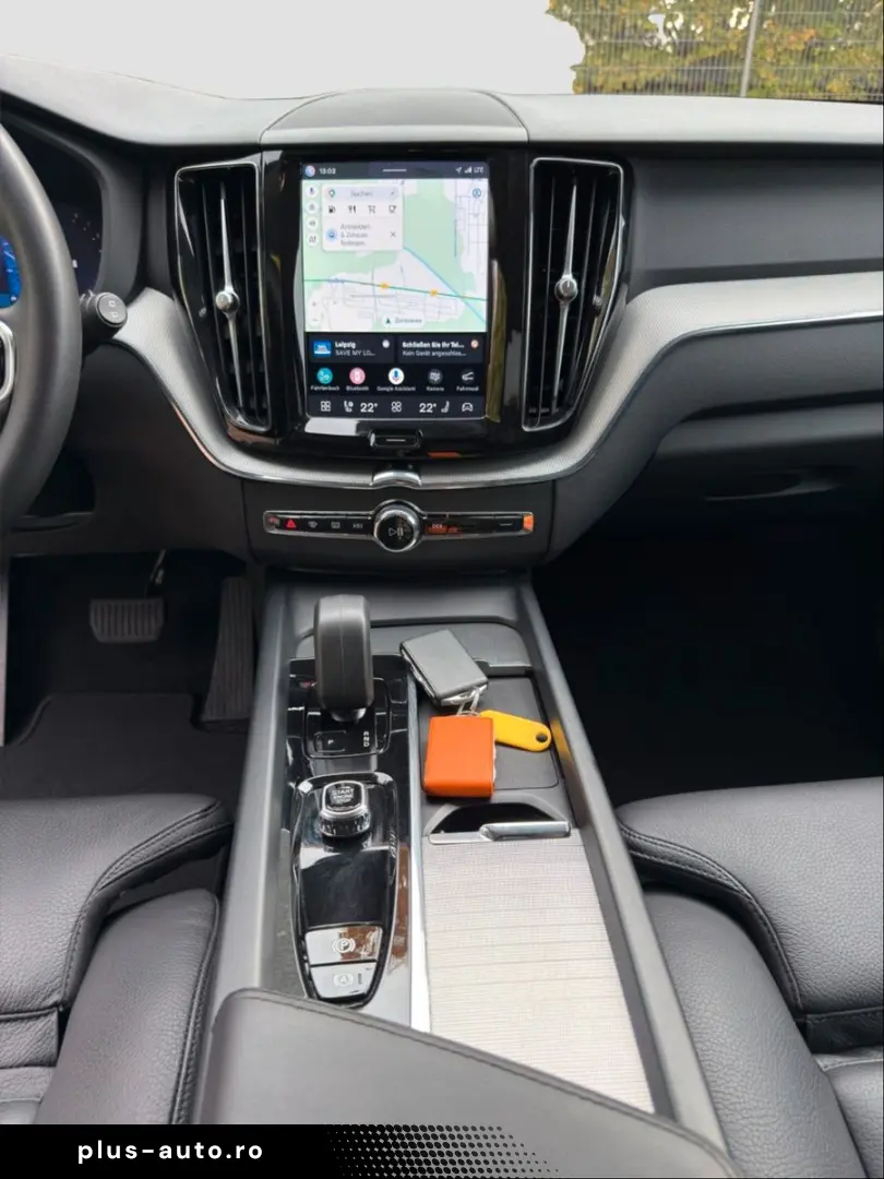 VOLVO XC60 Plus Dark AWD AHK STHZG ALARM