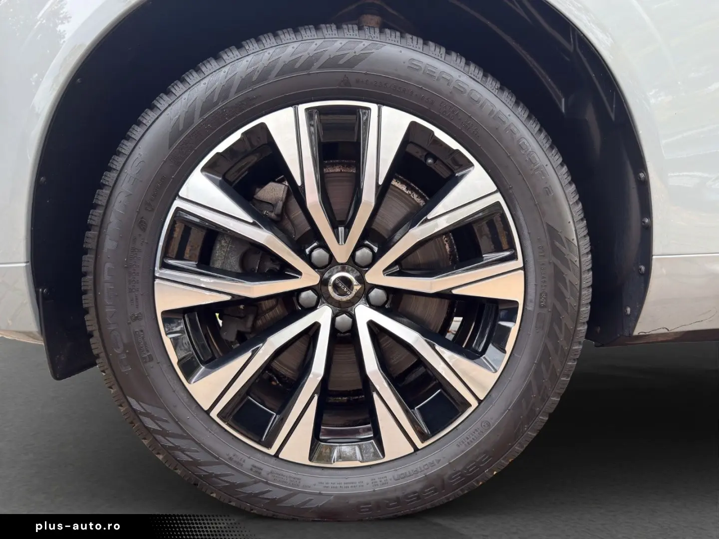 VOLVO XC60 Plus Dark AWD AHK STHZG ALARM