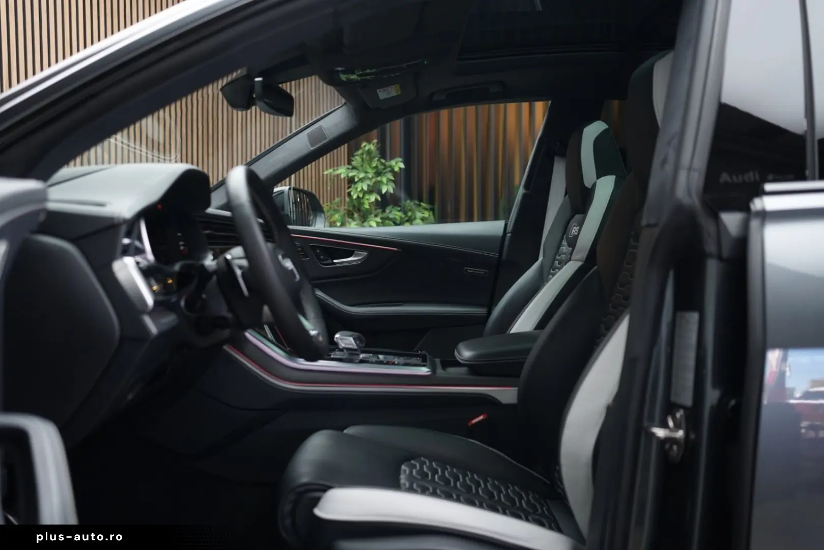 AUDI RS Q8   B&O   Matrix   AHK   HuD   Standheizung