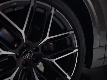 AUDI RS Q8   B&O   Matrix   AHK   HuD   Standheizung