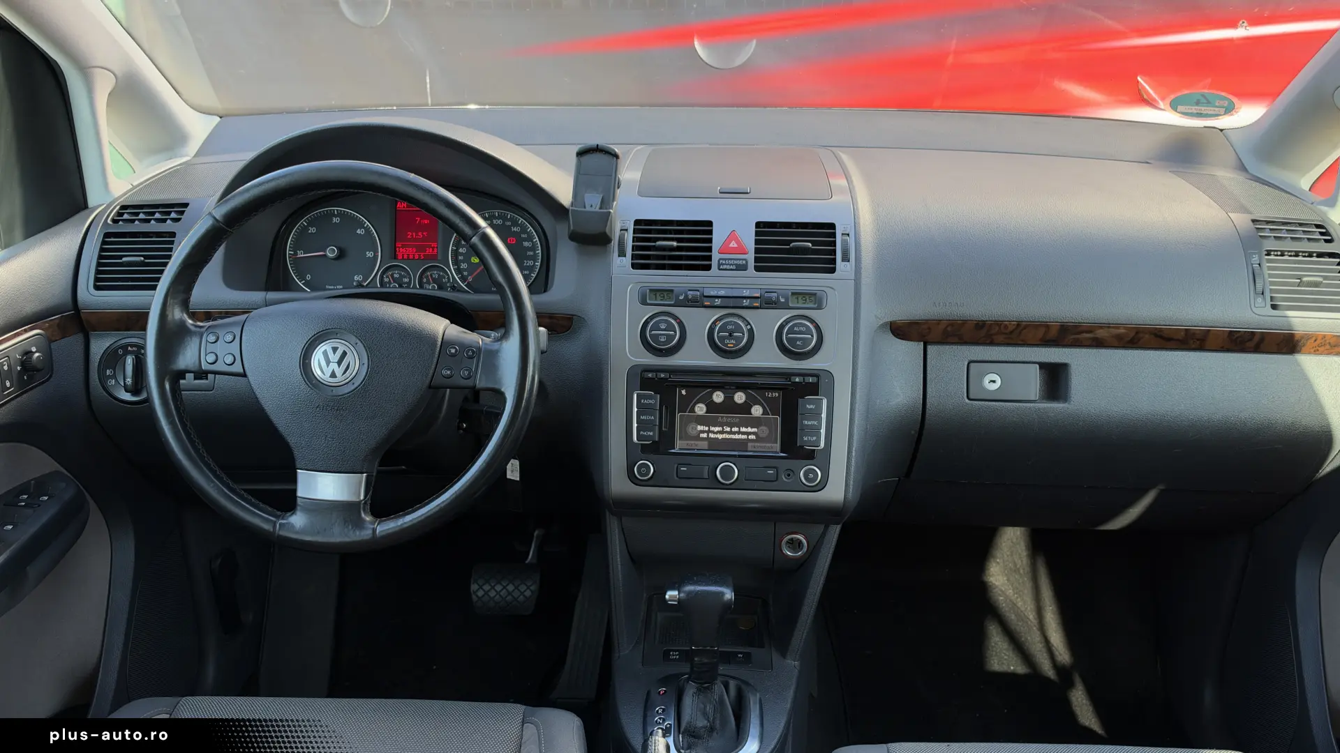 Volkswagen Cross Touran 2010 Automat