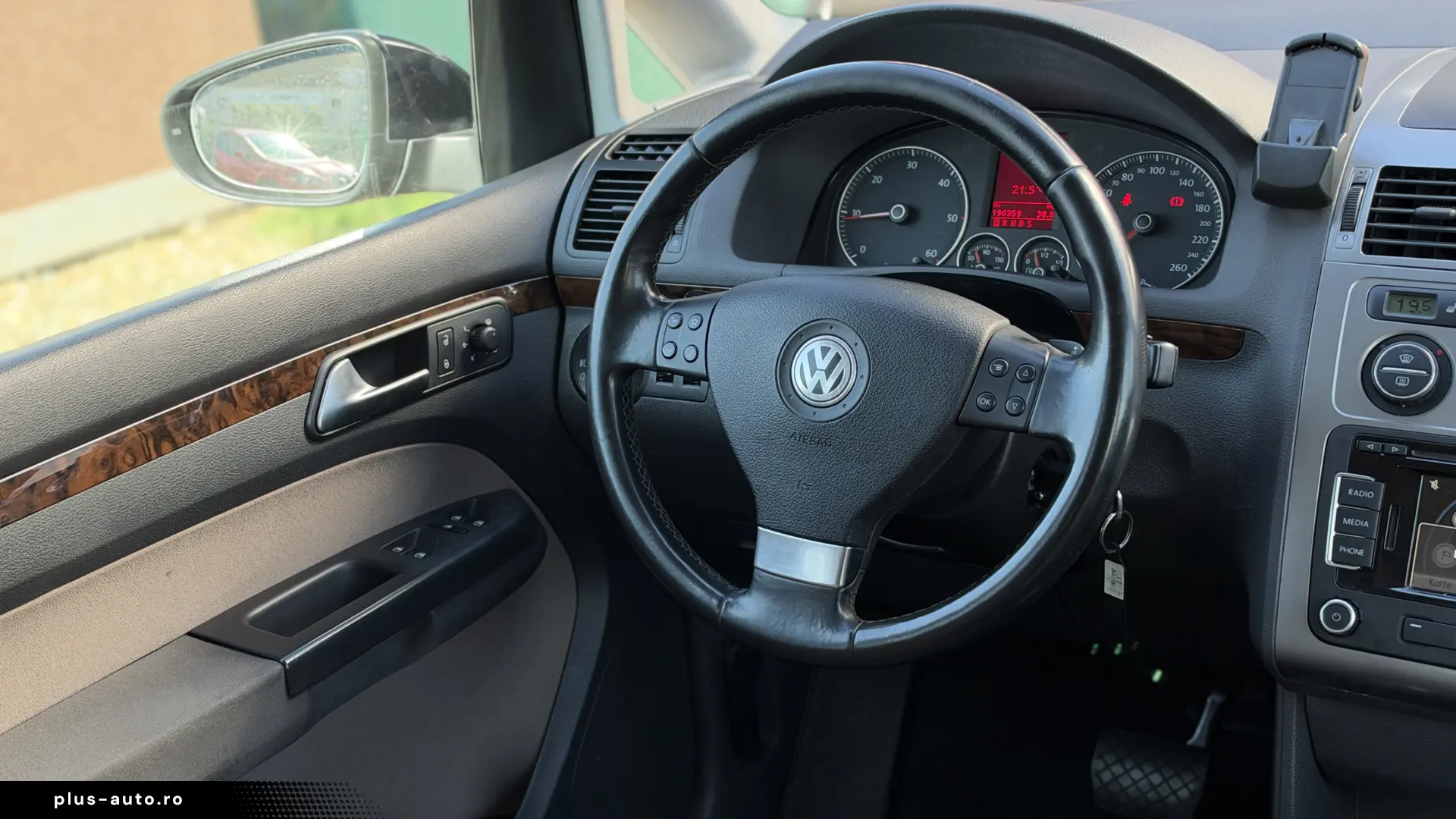Volkswagen Cross Touran 2010 Automat