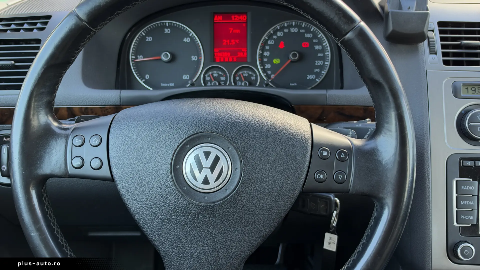 Volkswagen Cross Touran 2010 Automat