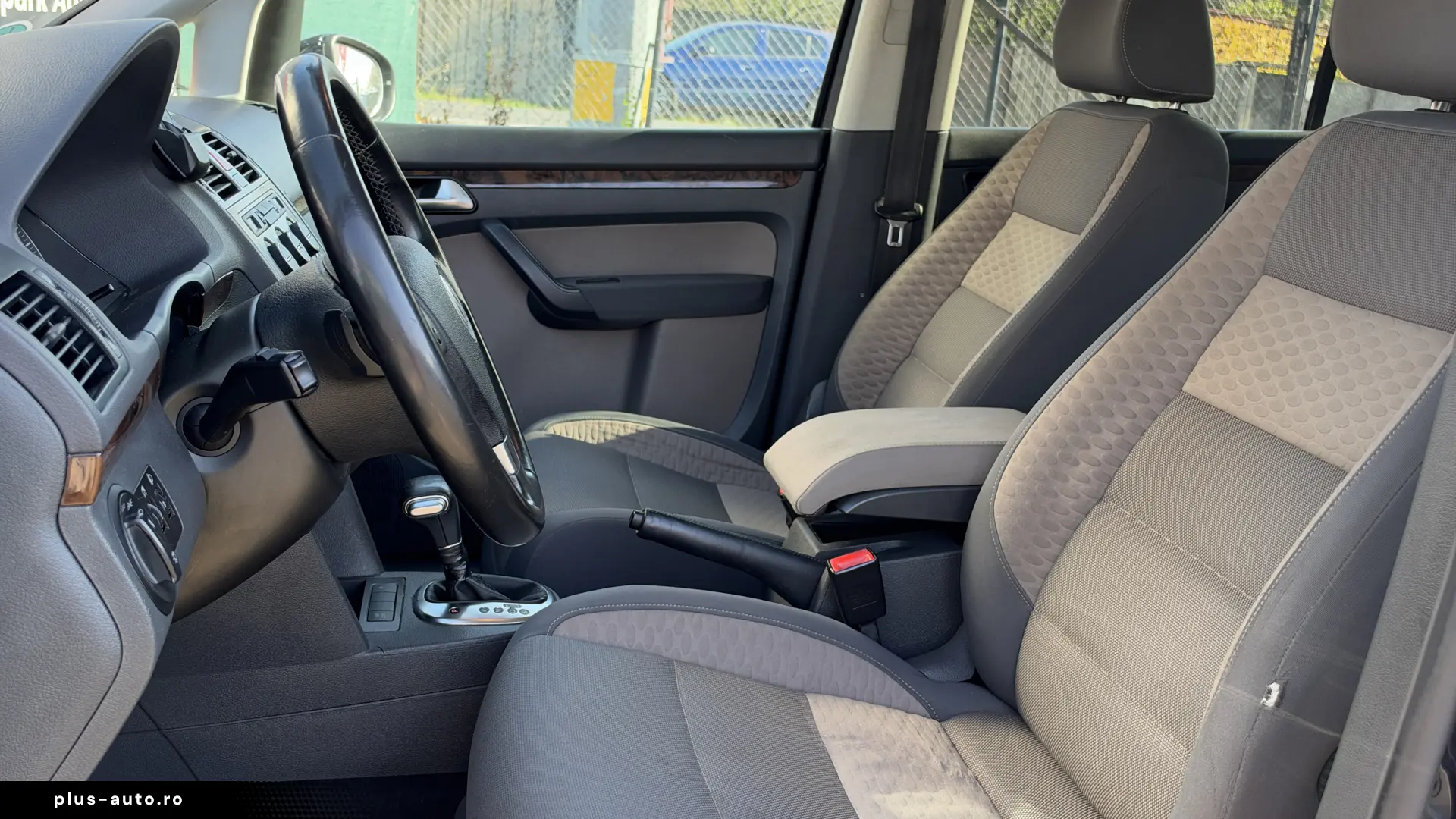 Volkswagen Cross Touran 2010 Automat