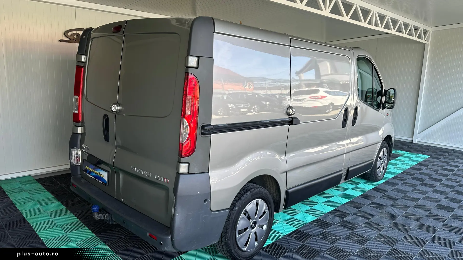 Opel Vivaro 2.0 Diesel 114 CP An 2008