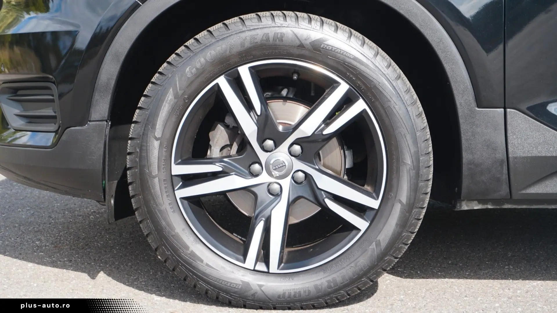 VOLVO XC40 T3 R-Design