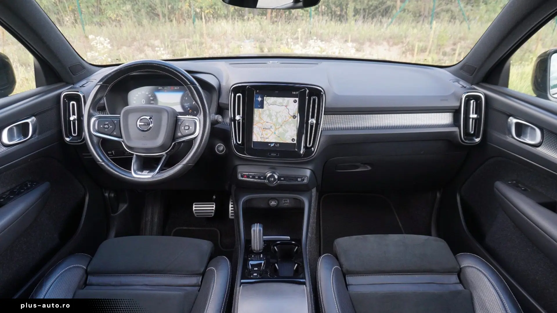VOLVO XC40 T3 R-Design