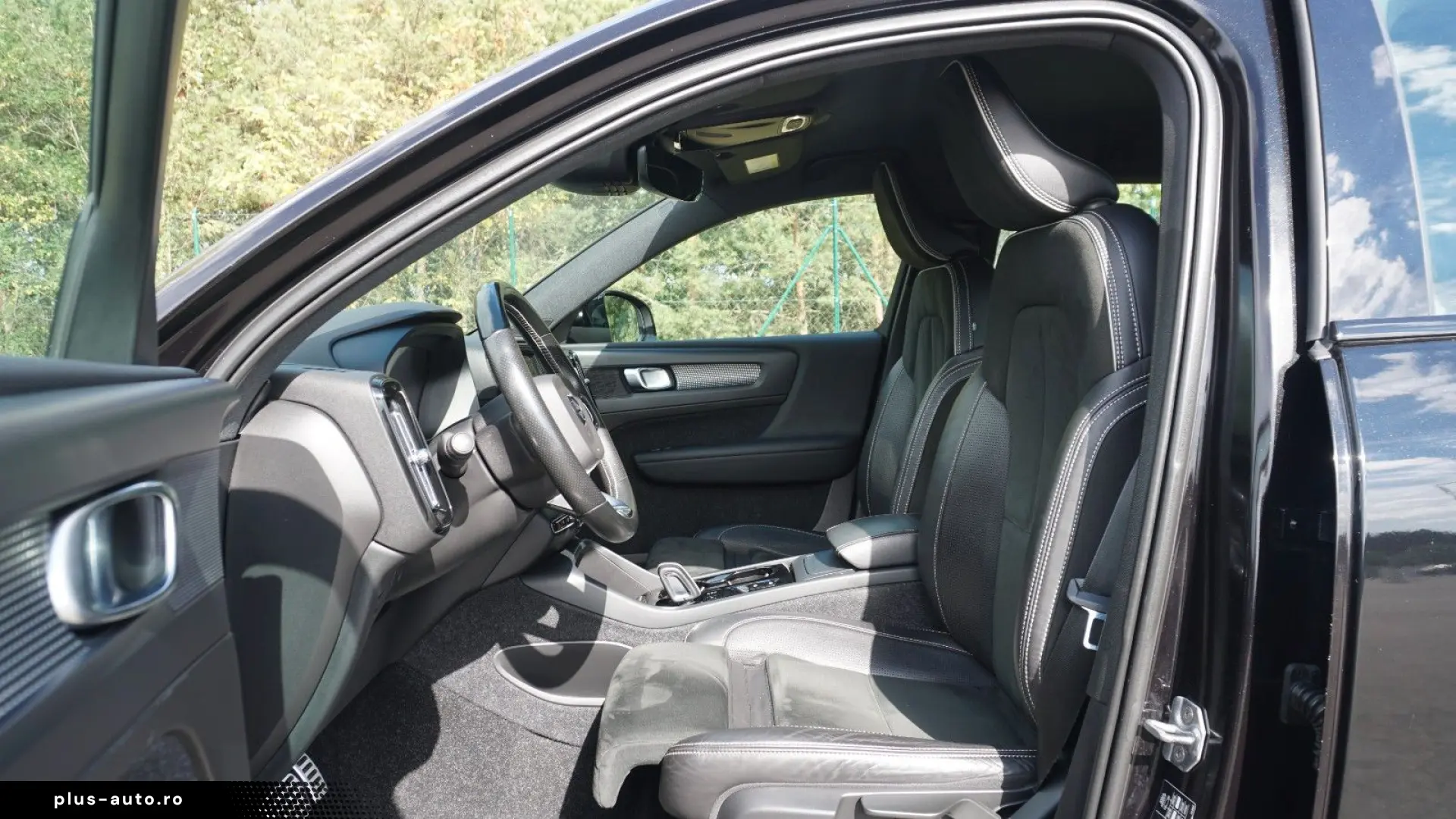 VOLVO XC40 T3 R-Design