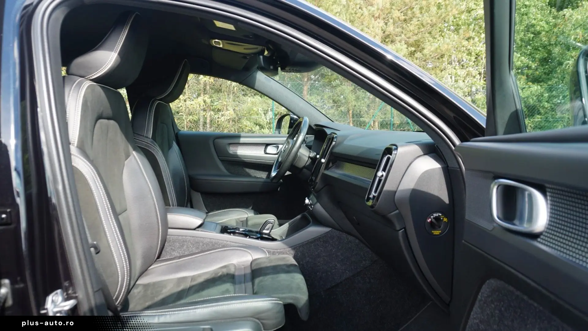 VOLVO XC40 T3 R-Design