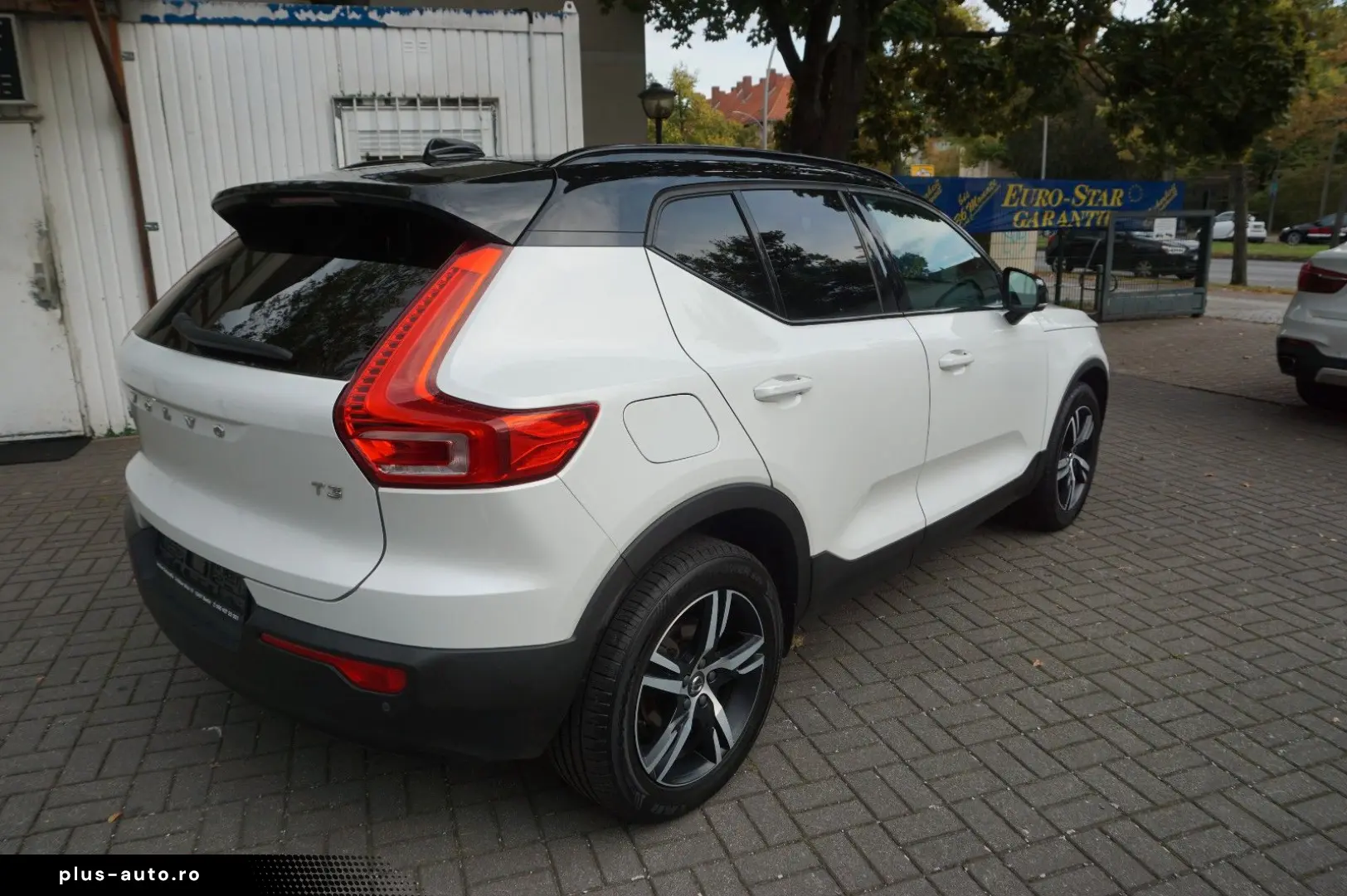VOLVO XC40 T3 R Design Geartronic SHZ KAM NAVI APP
