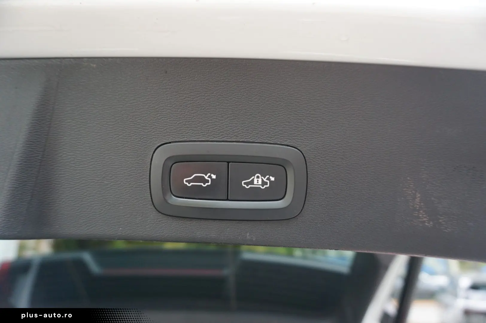 VOLVO XC40 T3 R Design Geartronic SHZ KAM NAVI APP