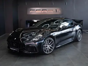 Maserati GranTurismo Trofeo   AWD • AIR SUSPENSION