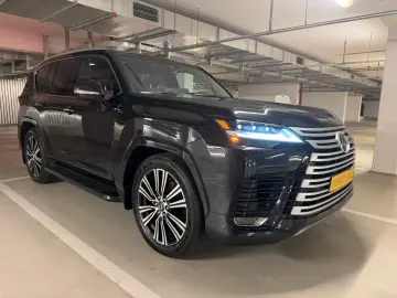 LEXUS LX 600   7 LOCURI • MARK LEVINSON