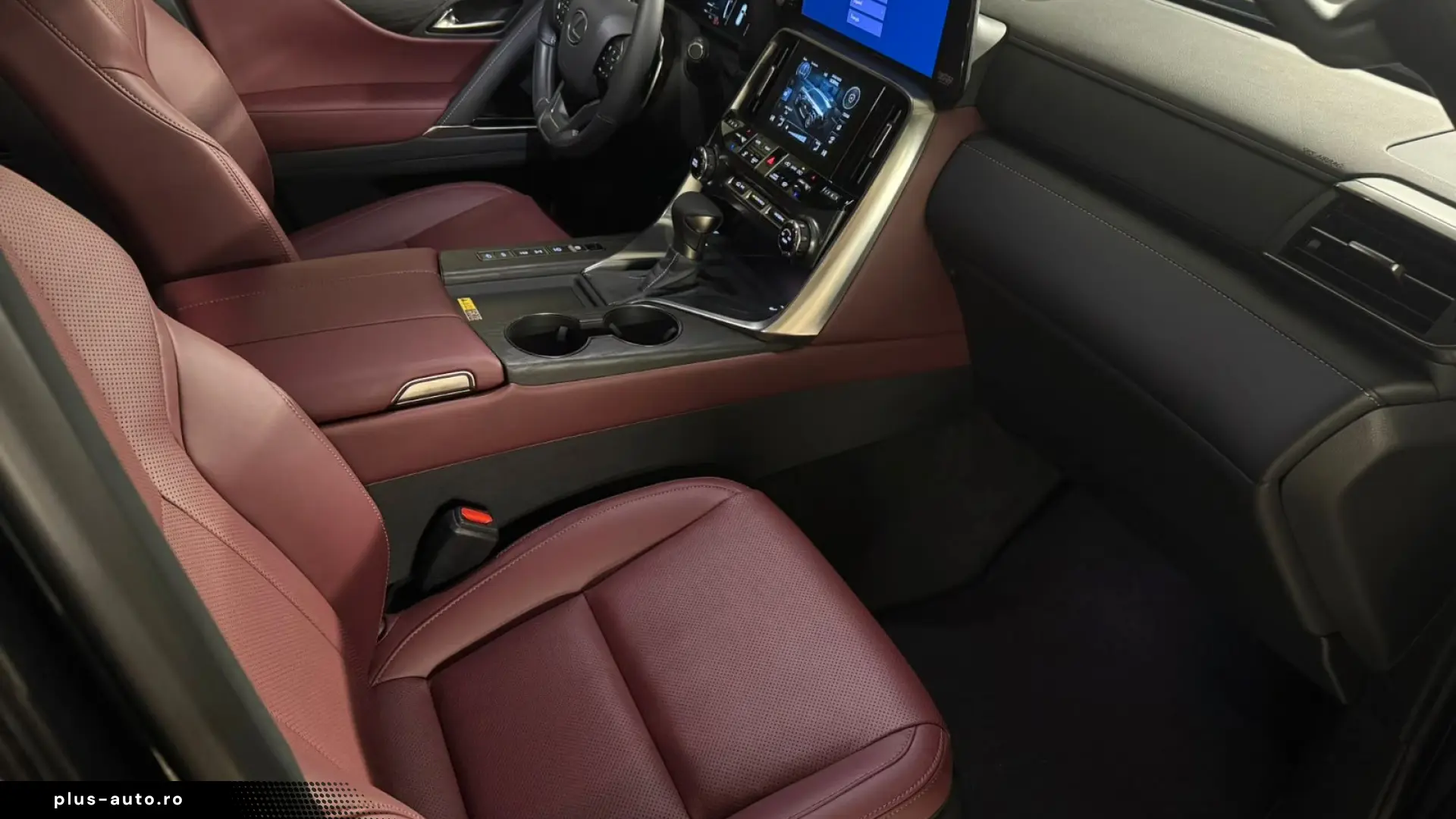 LEXUS LX 600   7 LOCURI • MARK LEVINSON