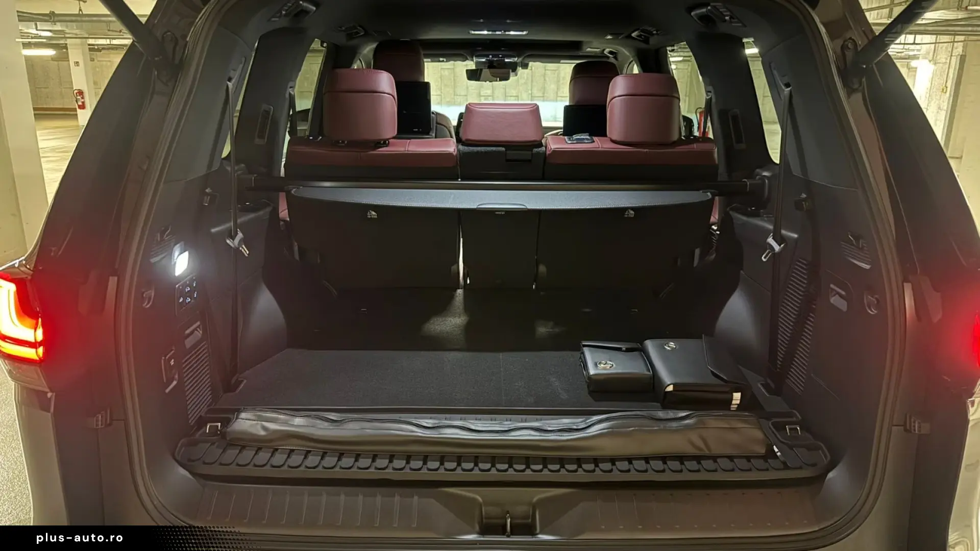 LEXUS LX 600   7 LOCURI • MARK LEVINSON