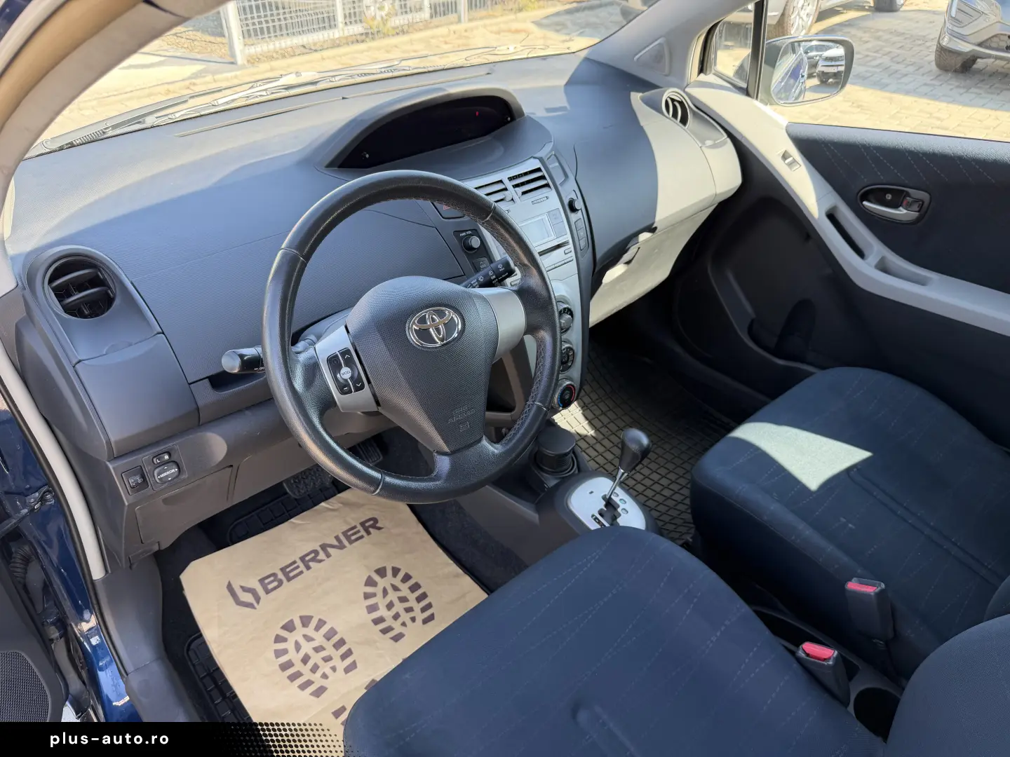Toyota Yaris 1.3 benzina an2008 cutie automata clima
