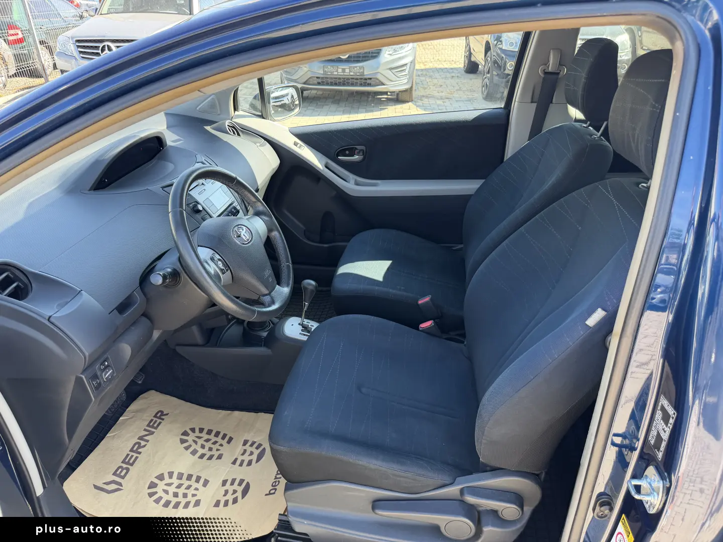 Toyota Yaris 1.3 benzina an2008 cutie automata clima