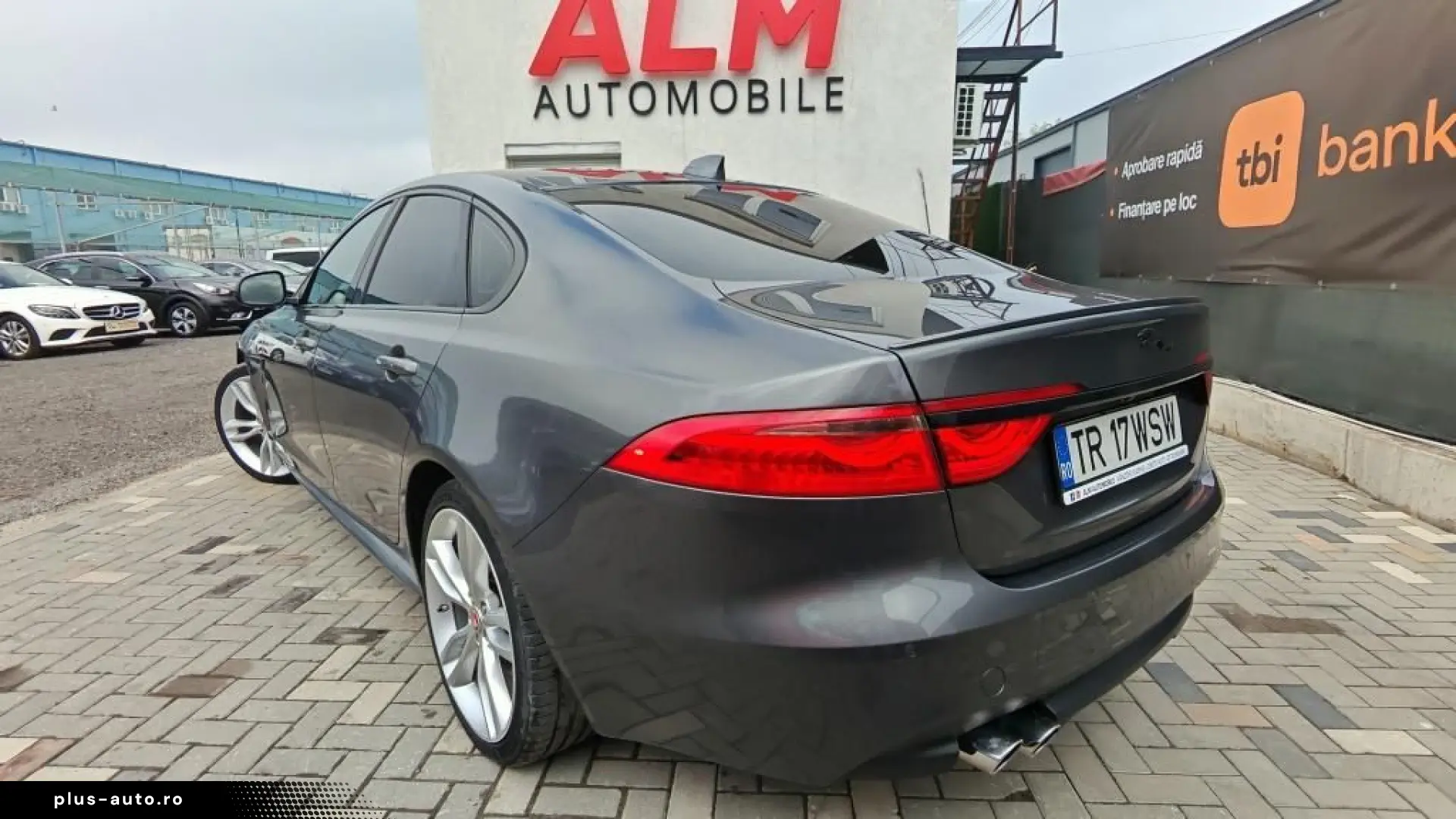 Jaguar XF R-Dynamic Automat Diesel 2017 - Rate   Credit   Ga