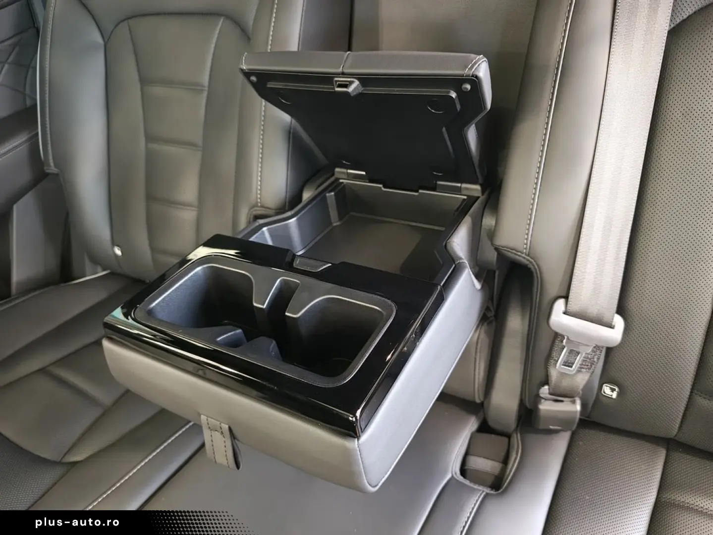 Kg-Mobility Rexton