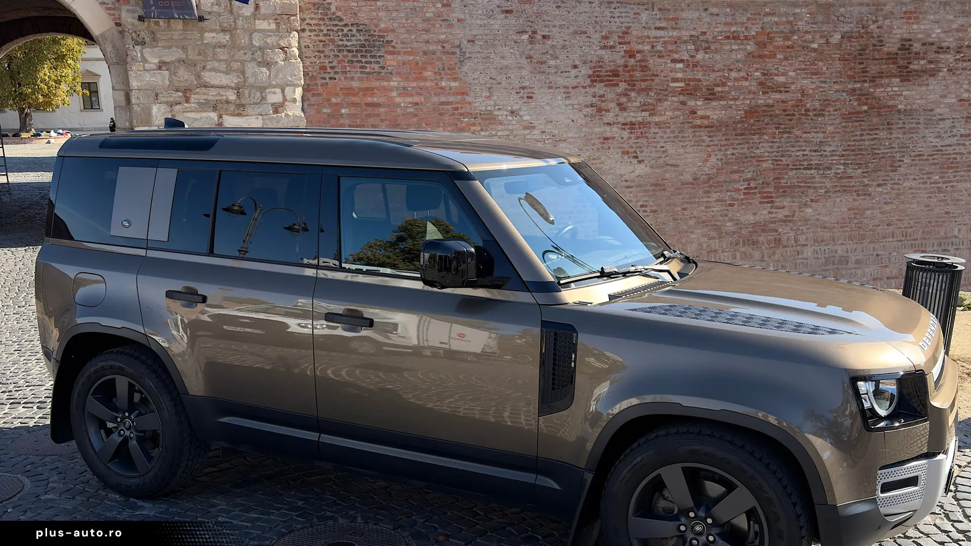 Land Rover Defender 110 D200 2020 AWD Automată 65.000 KM