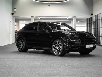 PORSCHE Cayenne Coupe E-Hybrid  BOSE  PASM  Panorama