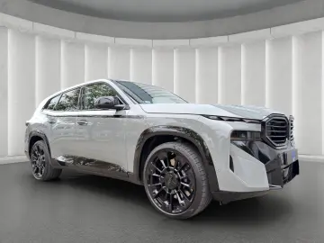 BMW XM 50E  Bowers&Wilkins