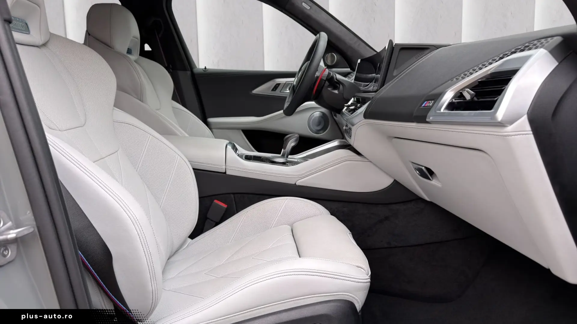 BMW XM 50E  Bowers&Wilkins