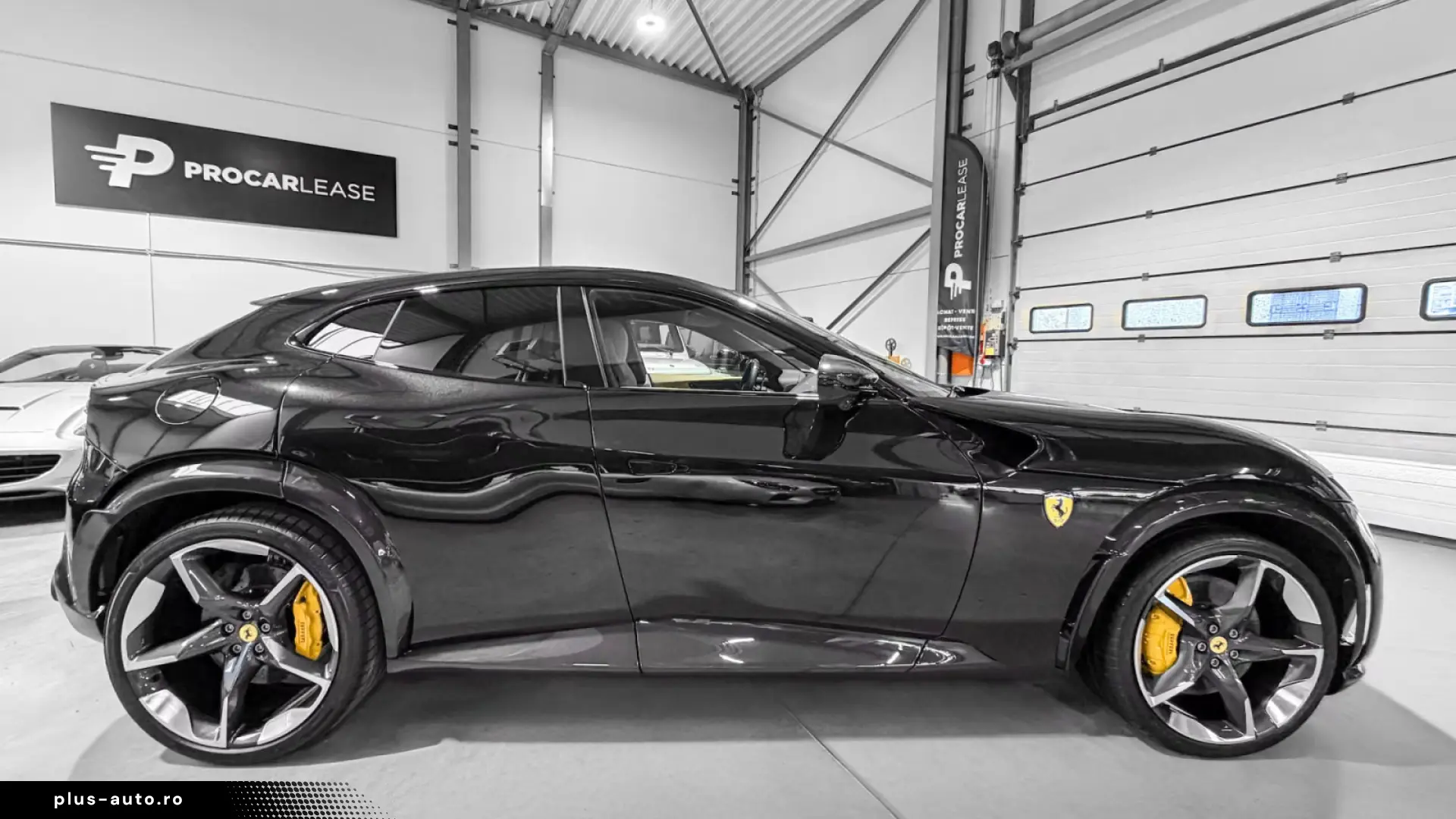 Ferrari Purosangue V12 725 CP
