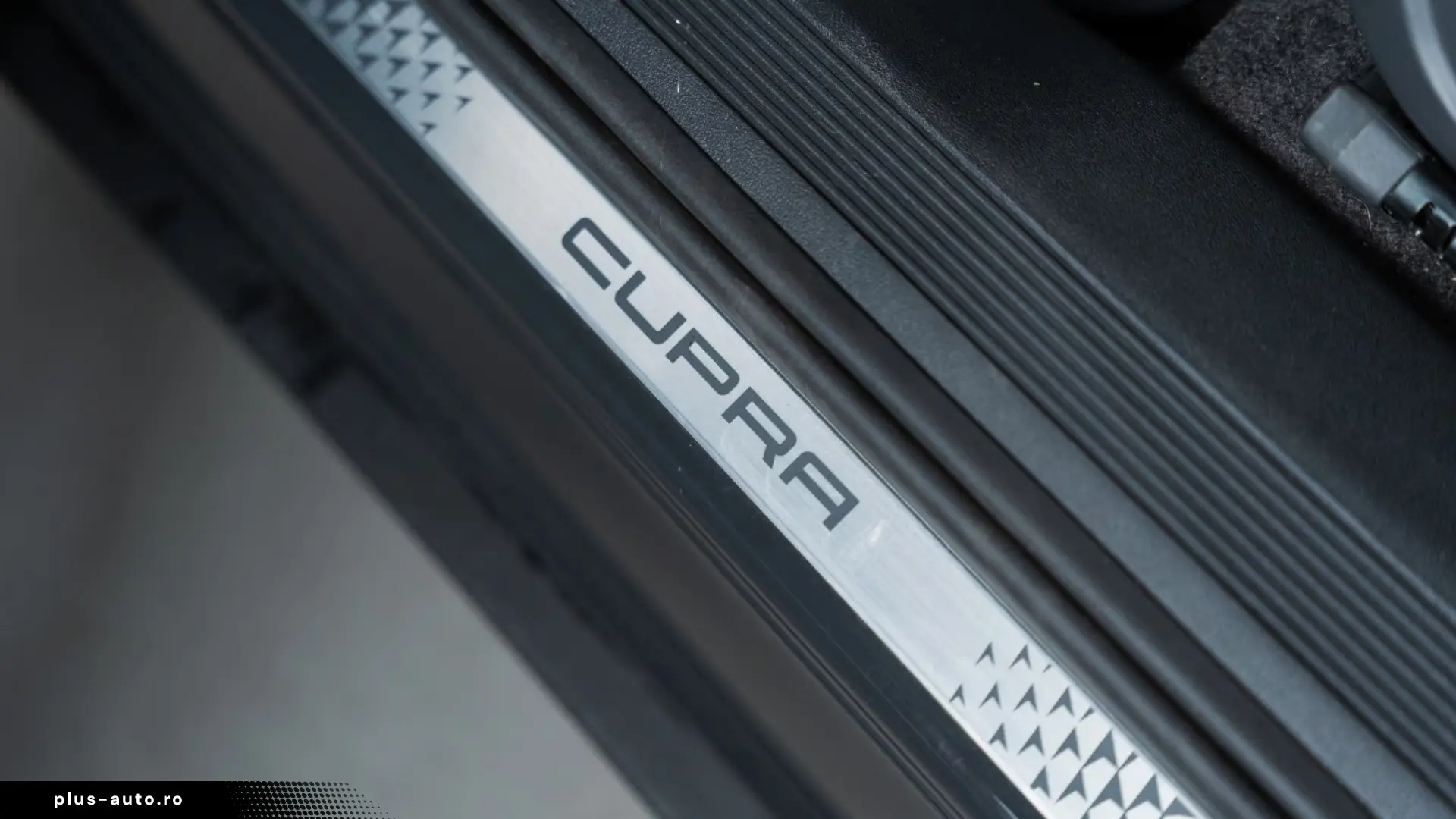 Cupra Tavascan 210kW ACC 3-ZONE PA  CAMERA NAVI LED