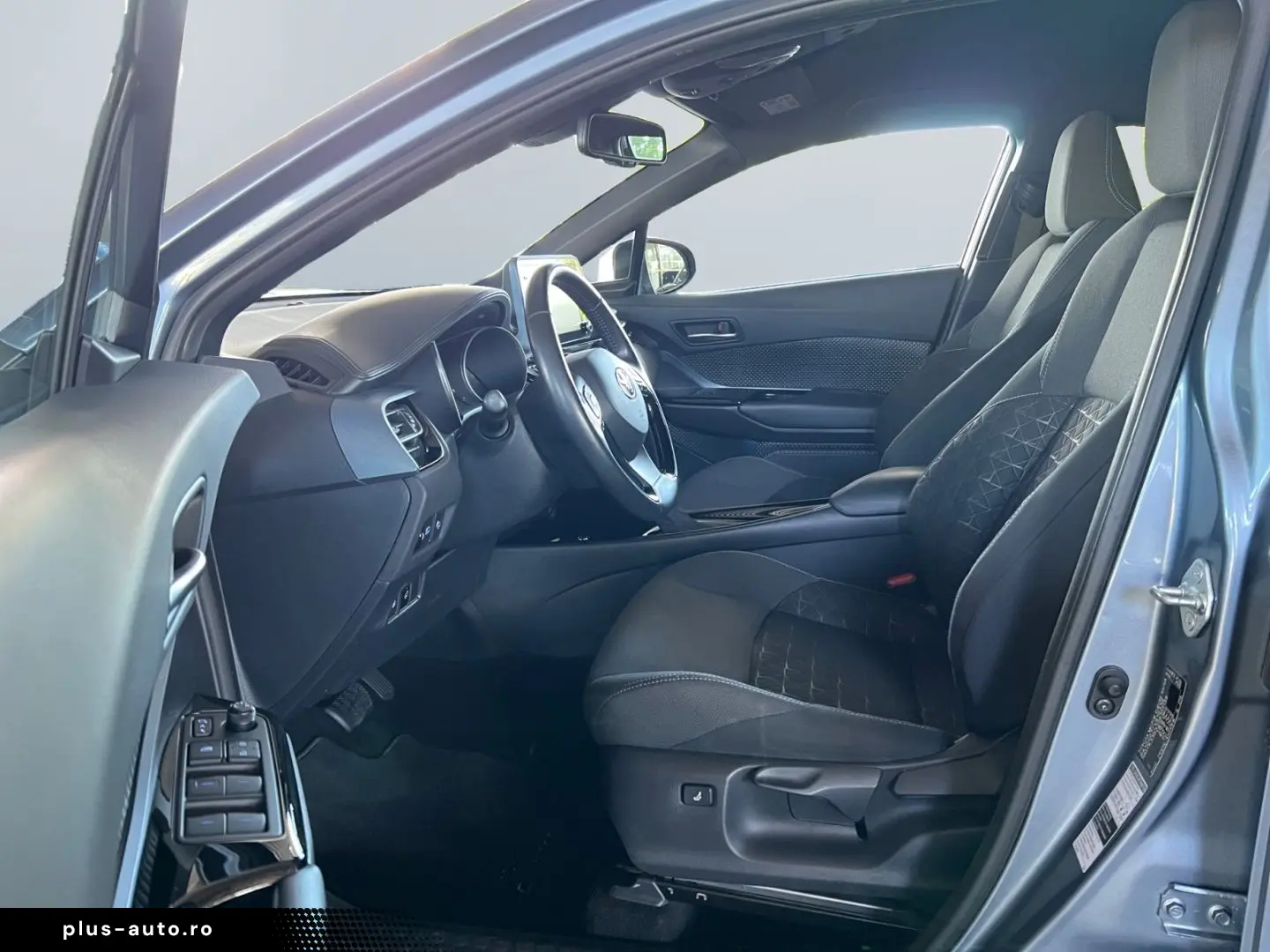 TOYOTA C-HR 1.8 Hybrid Team D  LED CarPlay ACC CAM SHZ